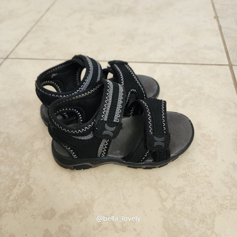 Hurley Black Kids Sandals with White Stitching